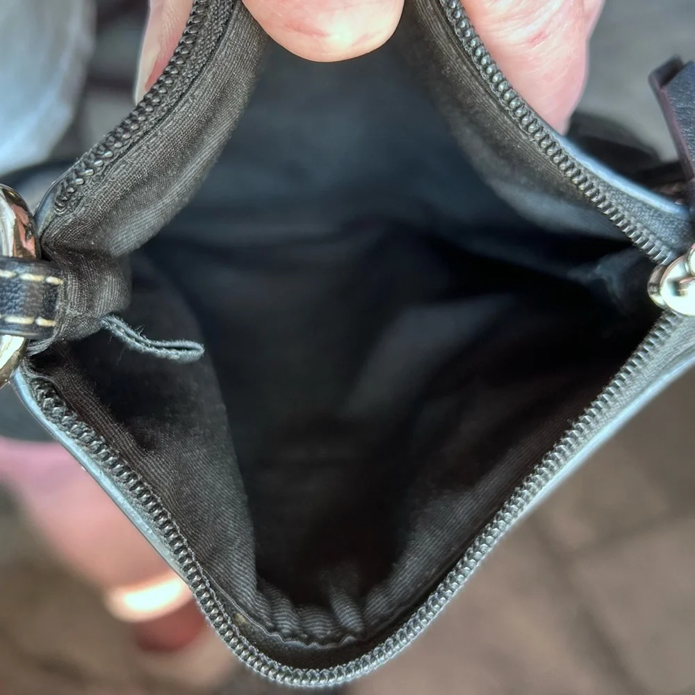 Vintage COACH Black and Cream Crossbody Bag - Picture 6 of 10